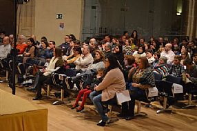 Llenos incre&#237;bles en las presentaciones de libros