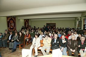 Llenos incre&#237;bles en las presentaciones de libros