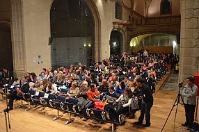 Llenos incre&#237;bles en las presentaciones de libros